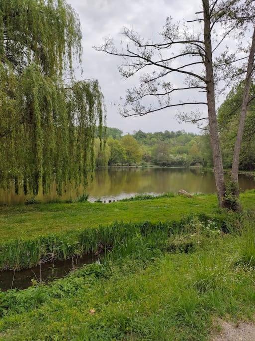Le Calme A La Source Villa Brechamps Bagian luar foto