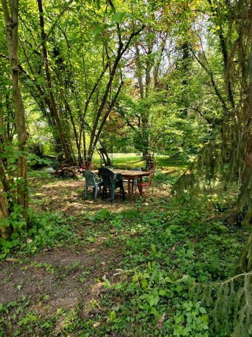 Le Calme A La Source Villa Brechamps Bagian luar foto